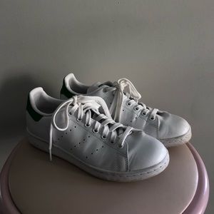 Green Adidas Stan Smiths
